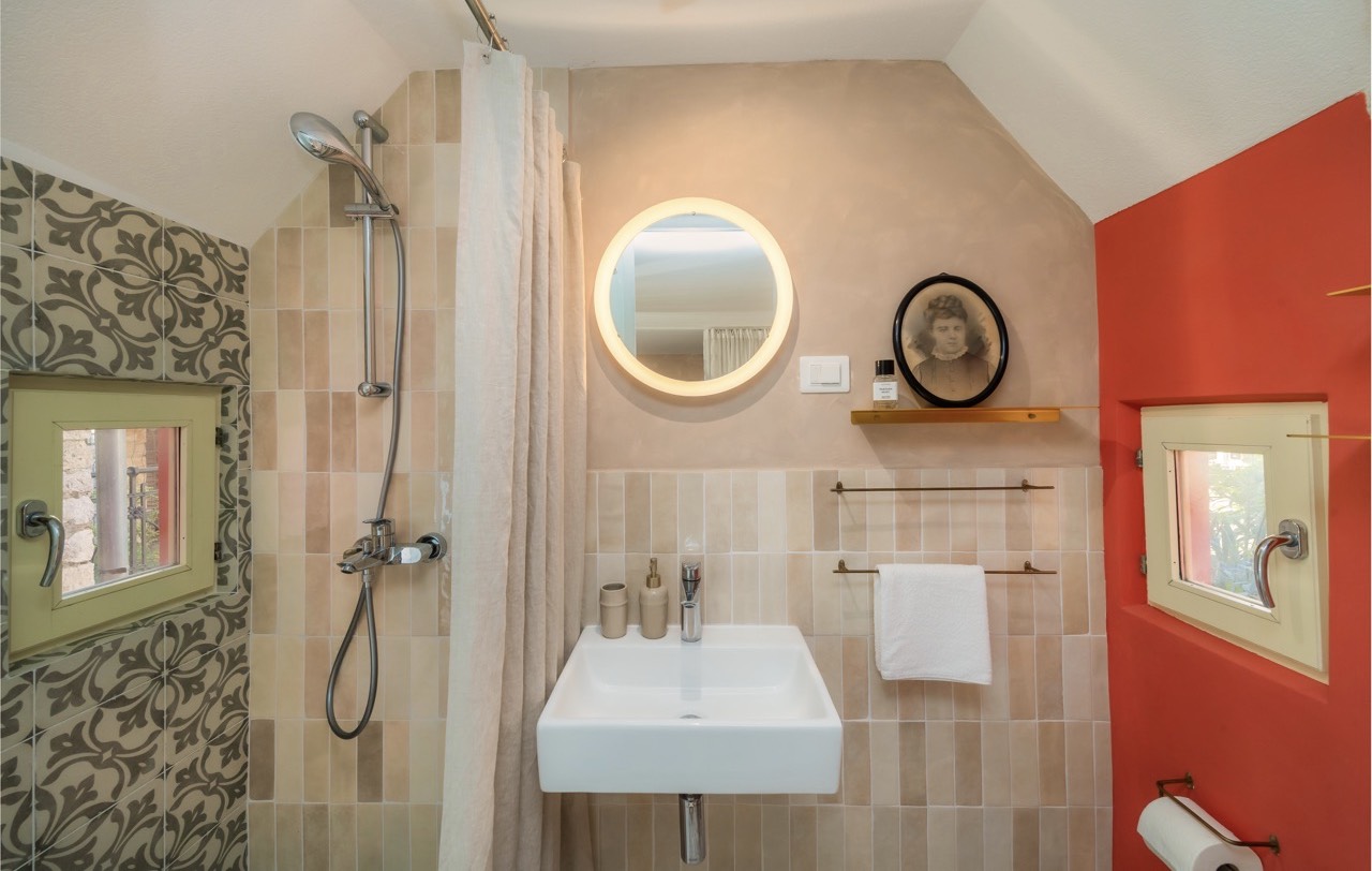 rovinj studio apartment rent bathroom